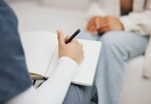 Salute mentale, cresce il disagio ma lo psicologo resta un lusso: circa un bolognese su tre frenato dai costi Psicologo